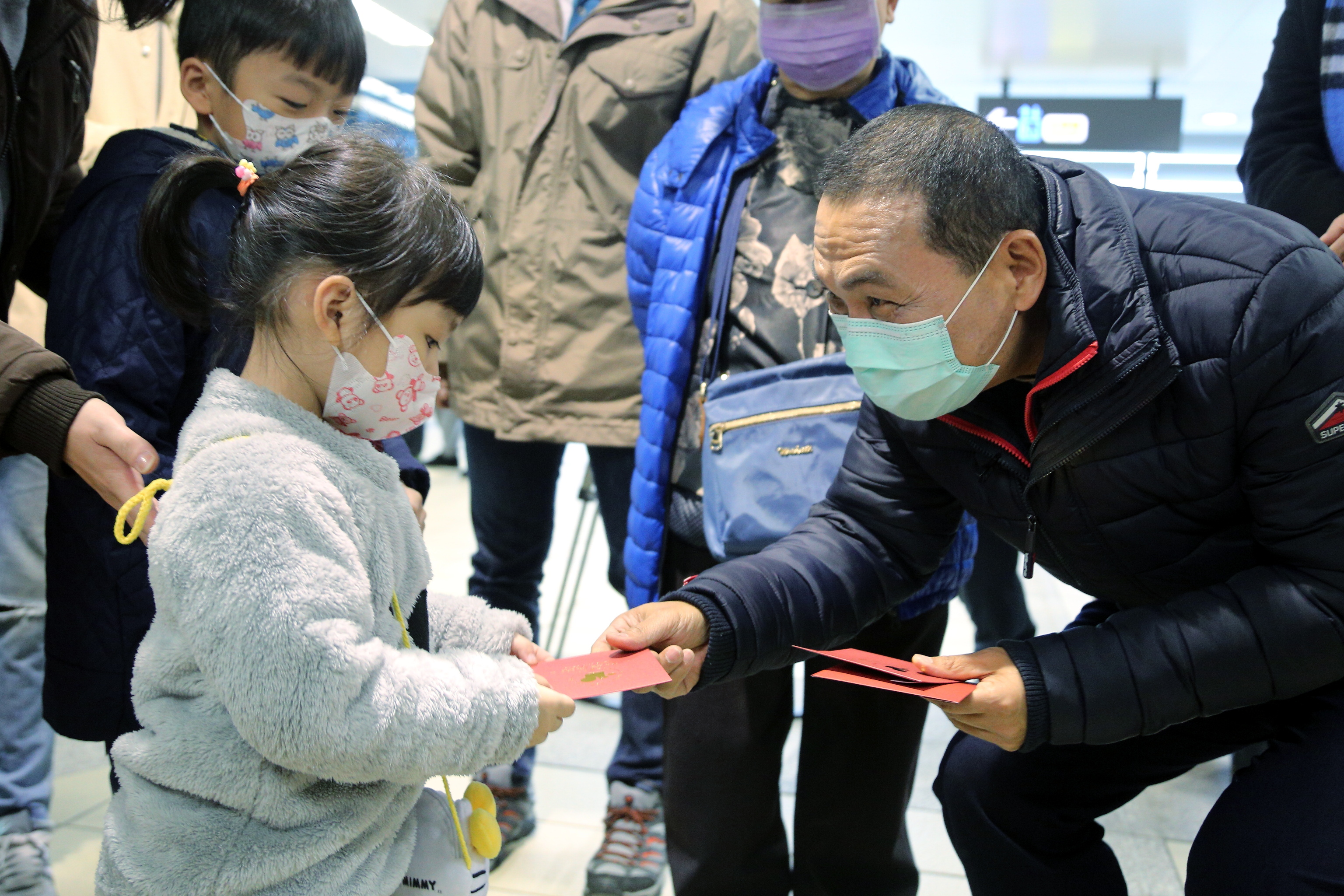 侯友宜視察新北捷運環狀線  發福袋  轉乘機捷只需3分鐘