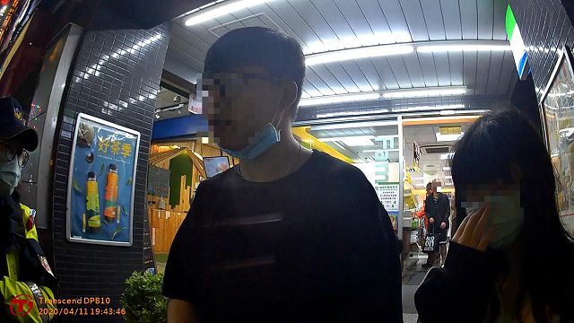 女為找手機險錯過末班車　警最後一刻神救援