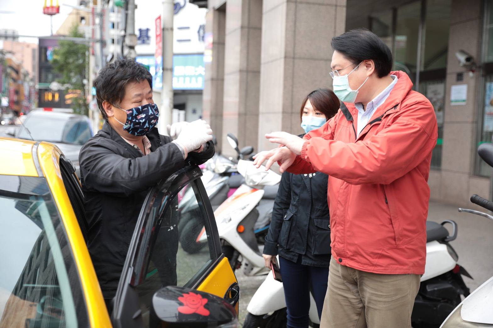 基隆市民4/6起戴口罩才能搭公車及計程車 林右昌市長感謝市民配合