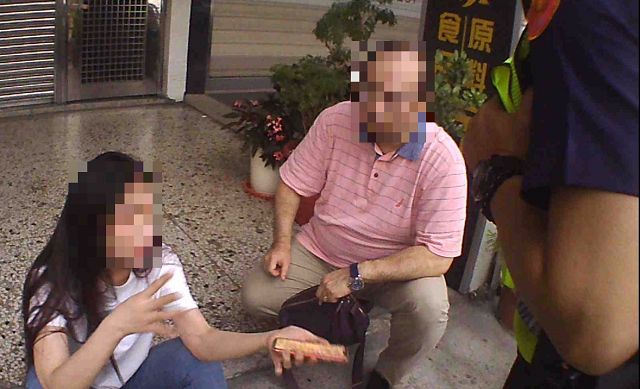 警耐心勸醉回家竟被烙這句英文 警耐心勸醉回家竟被烙這句英文