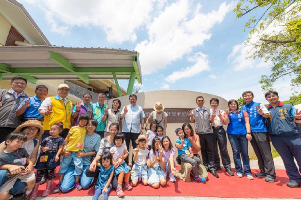 外社非營利幼兒園正式揭牌，體驗親子手染迎開學