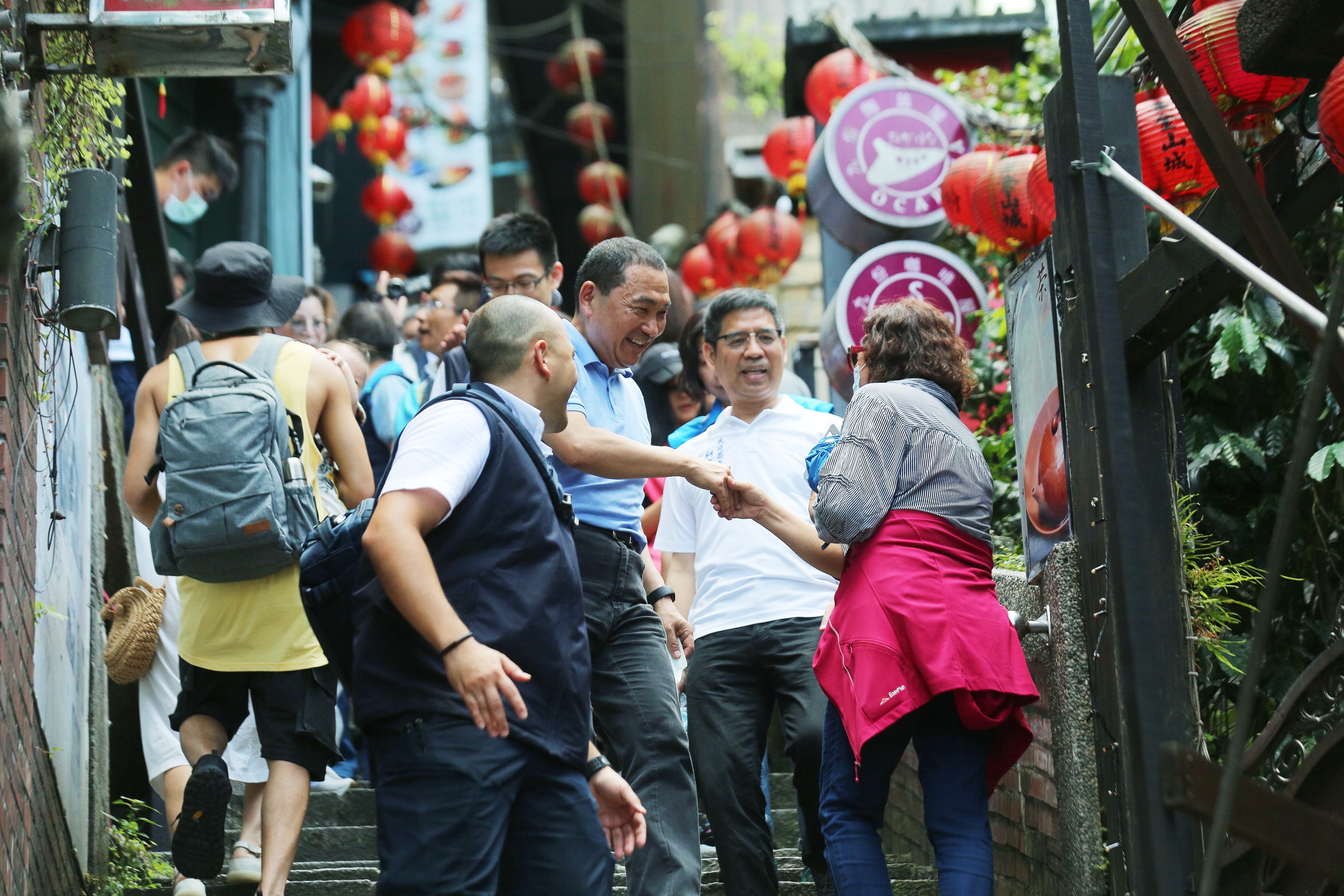 端午連假最後一日訪九份 侯友宜盼恢復商圈經濟活絡榮景