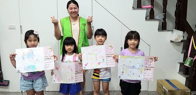 「全民祈福 繪出幸福」 畫布助尿布