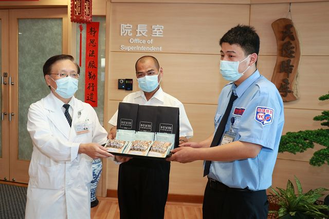 醫院逐步解封 臺中慈院感恩清潔保全外包夥伴