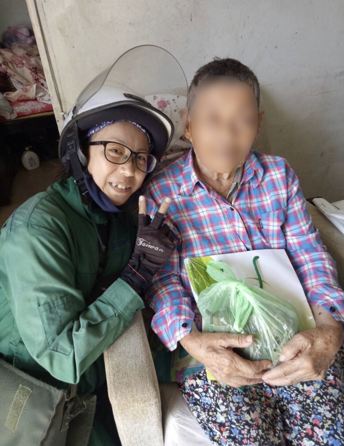 端午節前夕 帶著關懷與祝福   看獨居長者