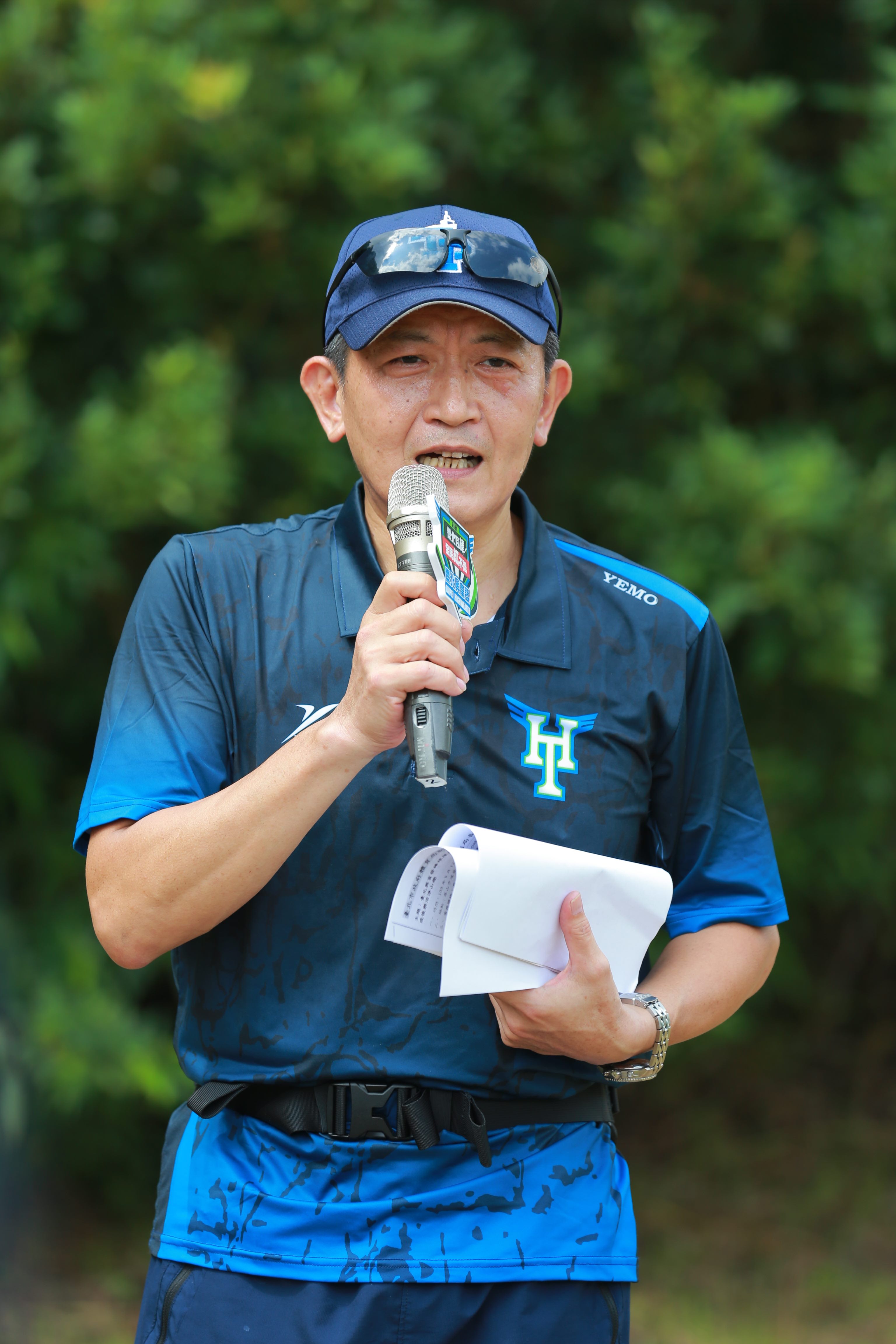 臺北興富發棒球隊攜手臺北鯨華女子排球隊　兩大臺北城市運動隊疫後樂活淨山趣