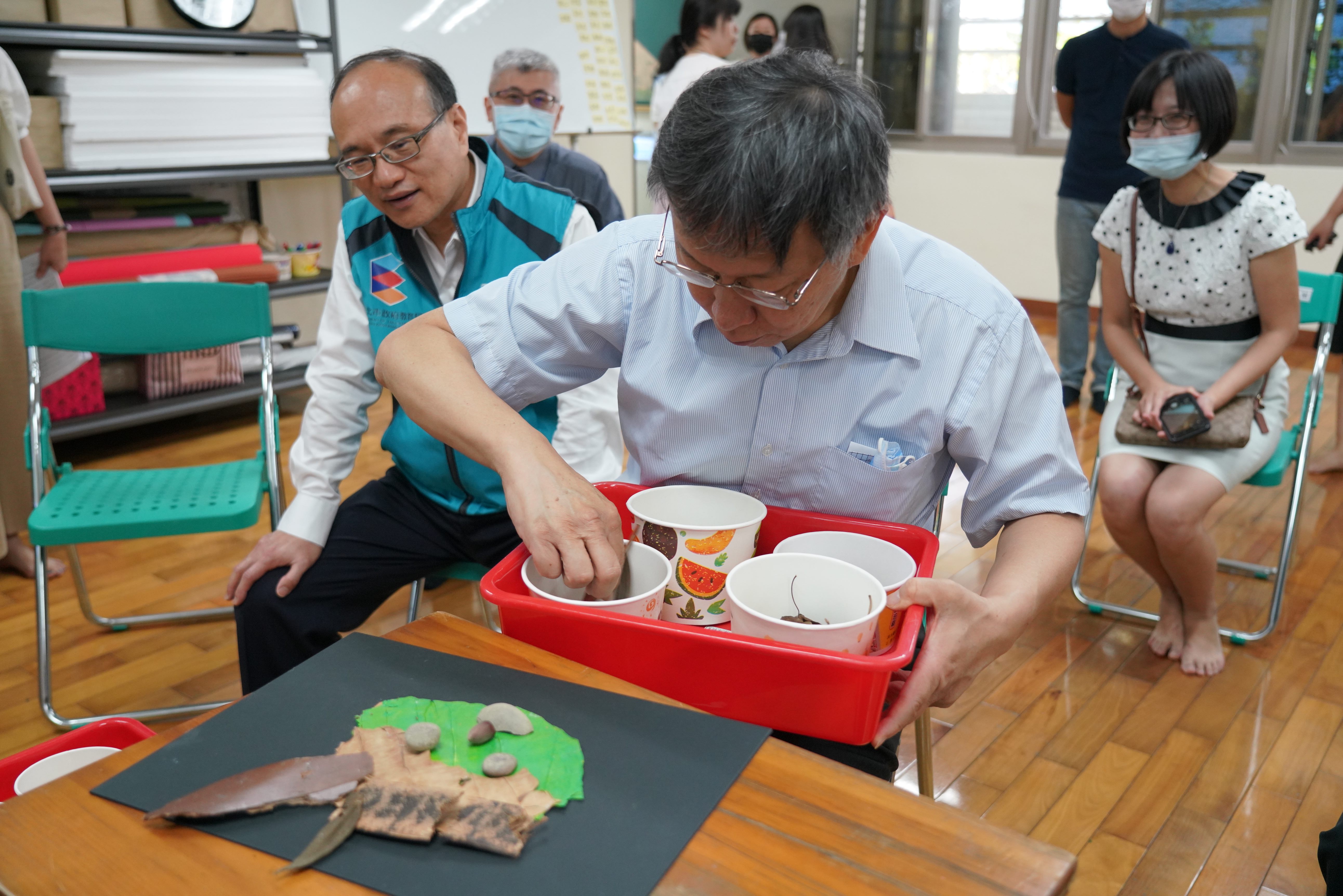 柯市長文哲參訪學生健康家園「六合學苑」