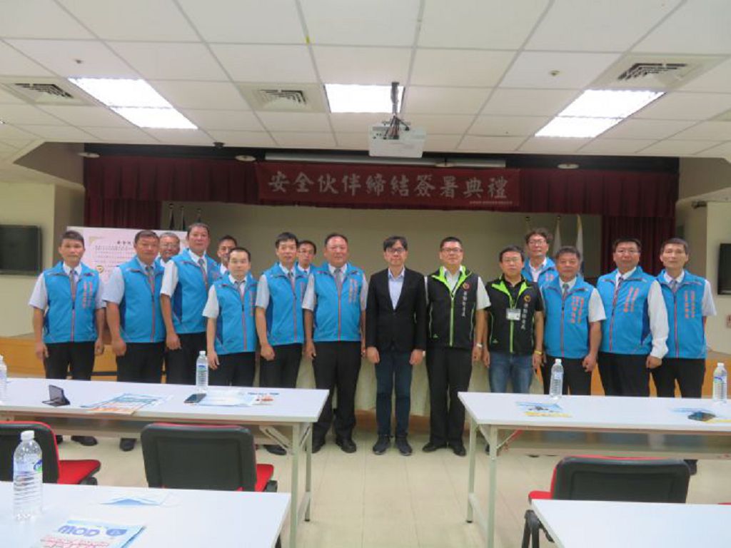 桃園市政府勞動檢查處與桃園市廣告工程商業同業公會締結安全伙伴