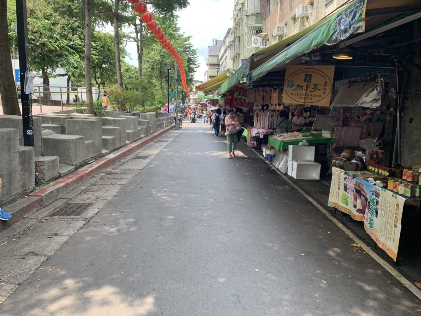 民生西路帶狀公園改造開工 市府進行現場攤販營業整頓