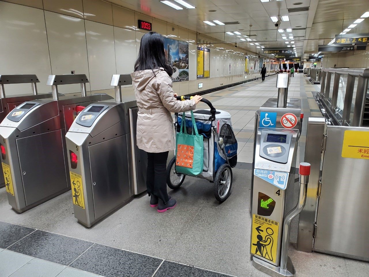 臺北捷運7月25日起 淡信線假日擴大開放大型寵物車搭捷運 讓您和毛小孩共享搭乘捷運的舒適便利