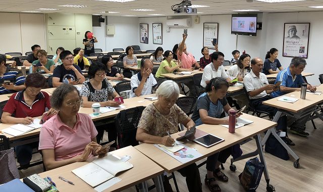 百堂課程齊發 中市圖「圖書館e學堂」打造行動高手