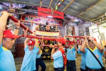 壽山巖觀音寺菩薩遶境起駕  鄭市長祈求風調雨順、防疫成功