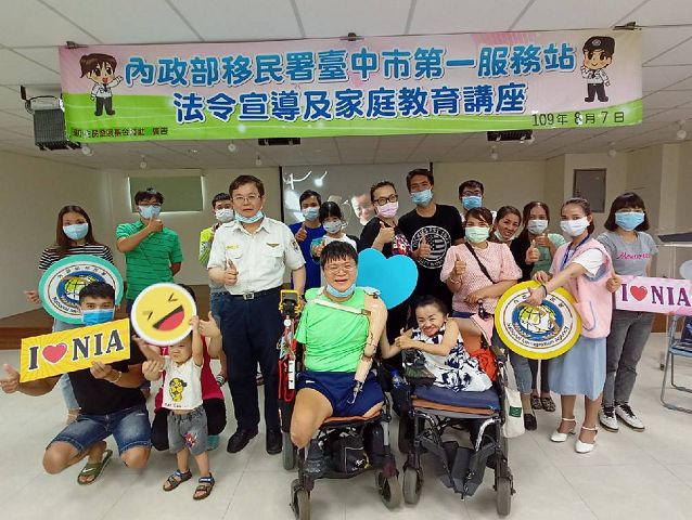 馬來西亞玻璃娃娃不畏身障,樂觀夫妻散播希望能量 馬來西亞玻璃娃娃不畏身障,樂觀夫妻散播希望能量