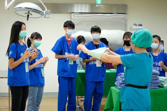 臺中榮總「青少年醫療體驗研習營」 臺中榮總「青少年醫療體驗研習營」