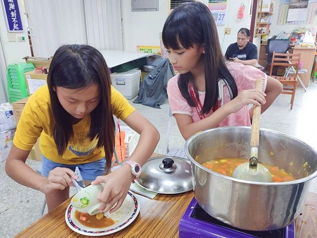 文「異」少年暑假偽出國　參加異國營隊體驗美食文化