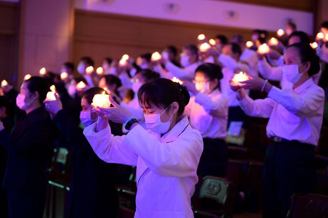 郭啟中救病人生命與慧命　歲末祝福分享行醫心路