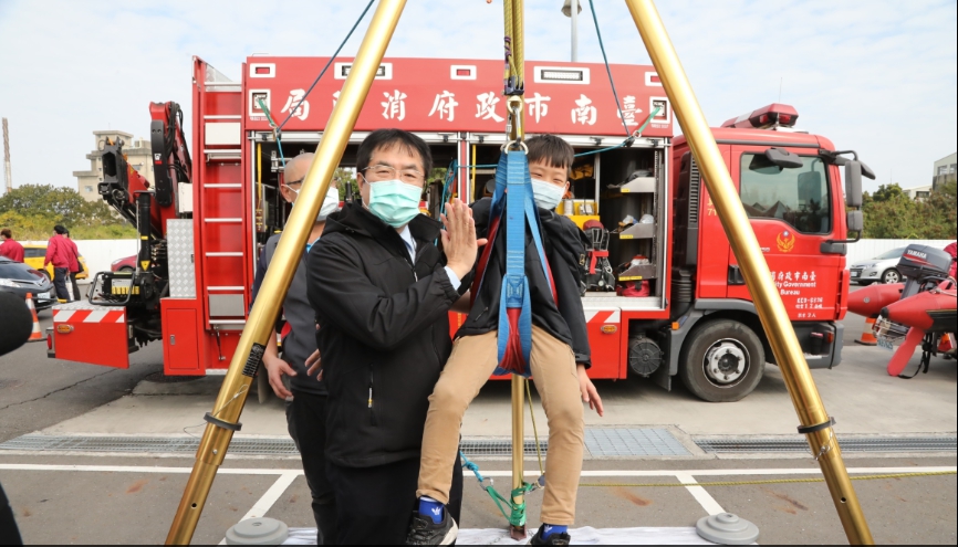 119擴大防火宣導暨表揚年度績優消防義消人員 黃偉哲感謝公私協力齊心守護大台南