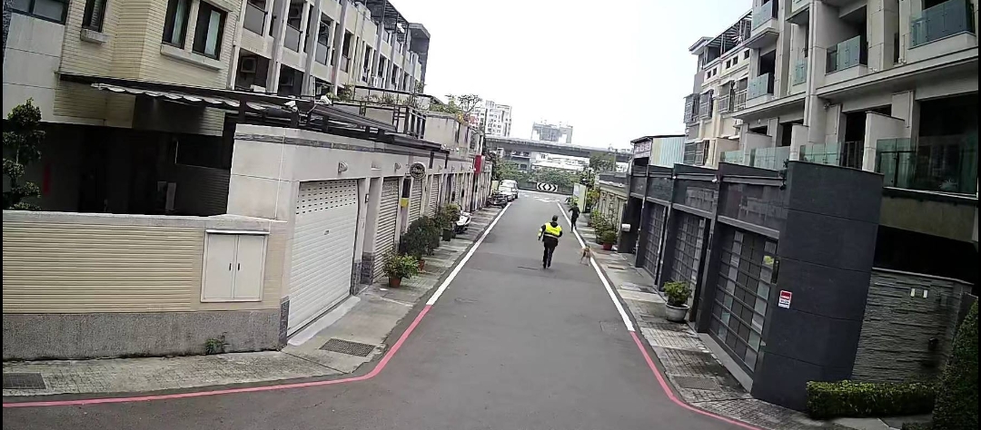 逃逸男移工長跑耐力賽輸了  跑到無力終遭霧警逮獲