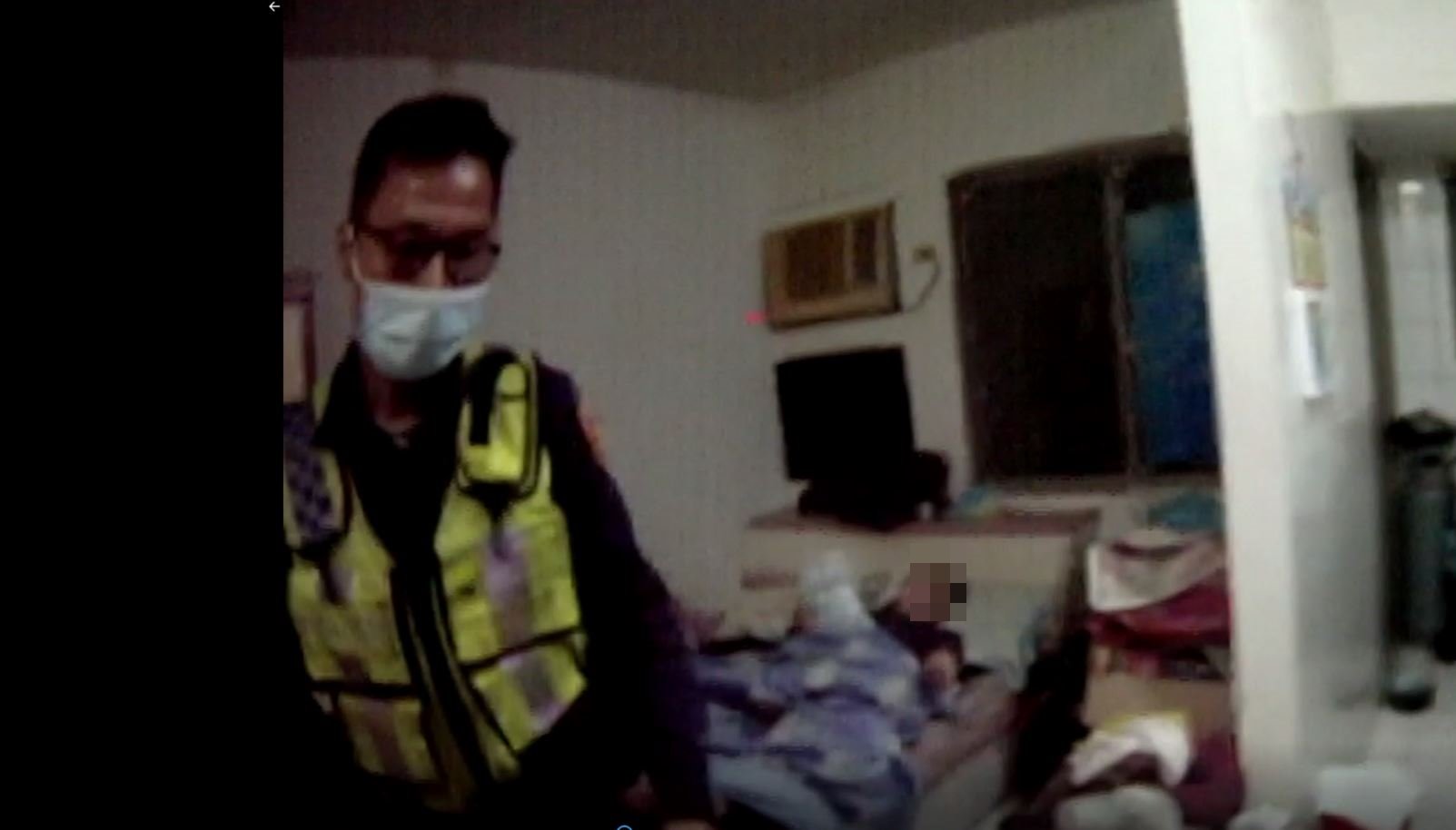 臥床老嫗心臟蹦蹦跳 南屯警火速馳援畫面揪甘心 臥床老嫗心臟蹦蹦跳 南屯警火速馳援畫面揪甘心