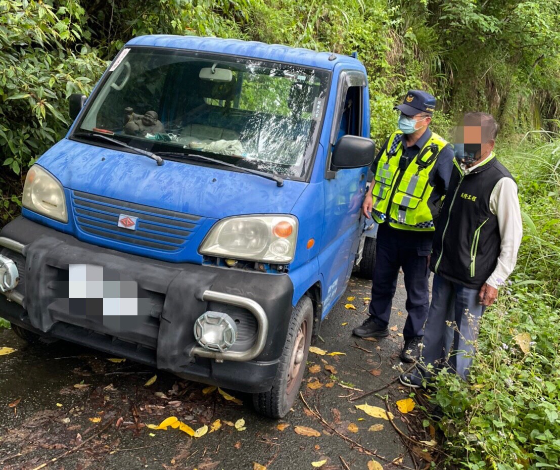 8旬翁負氣外出受困山區 和平警即刻救援