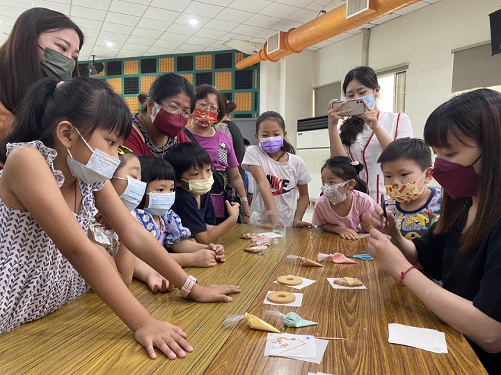 「茉莉冰糖讚」家扶親子DIY冰淇淋糖霜餅乾