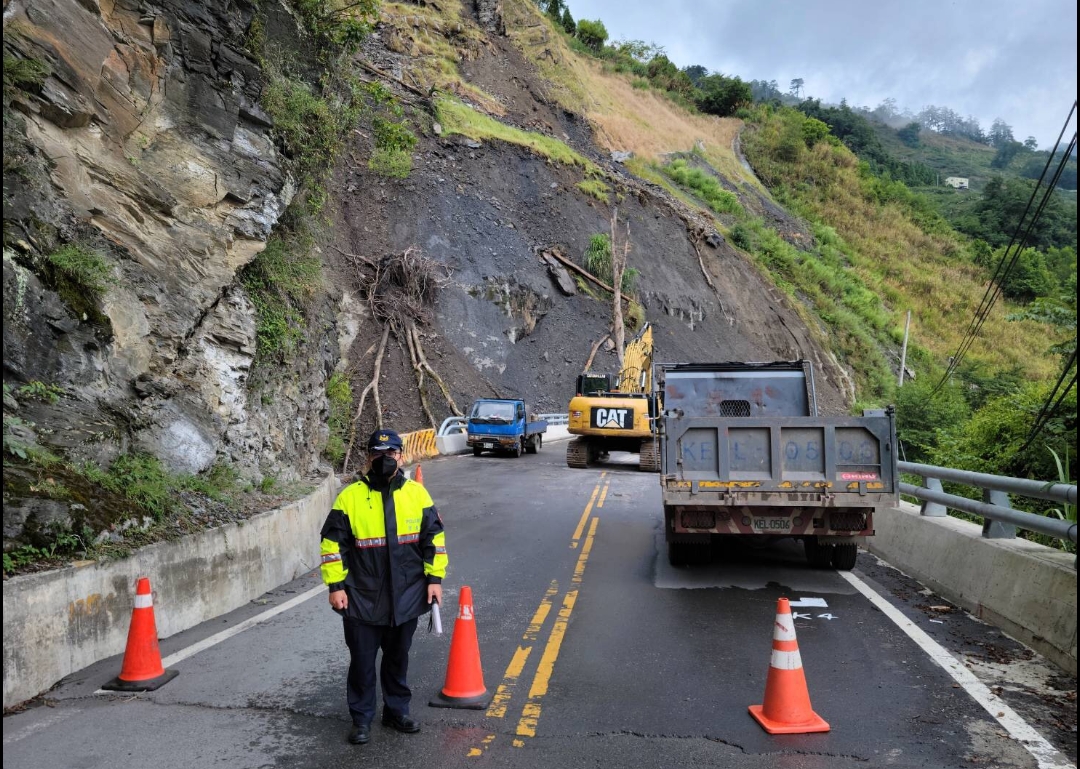 和平區中橫公路76.5K坍方 梨山警緊急交管維護安全