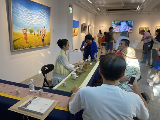 一起玩創意！盛夏愛玩色 得獎作品回台「鏡/境壯遊2600美展」展覽起跑