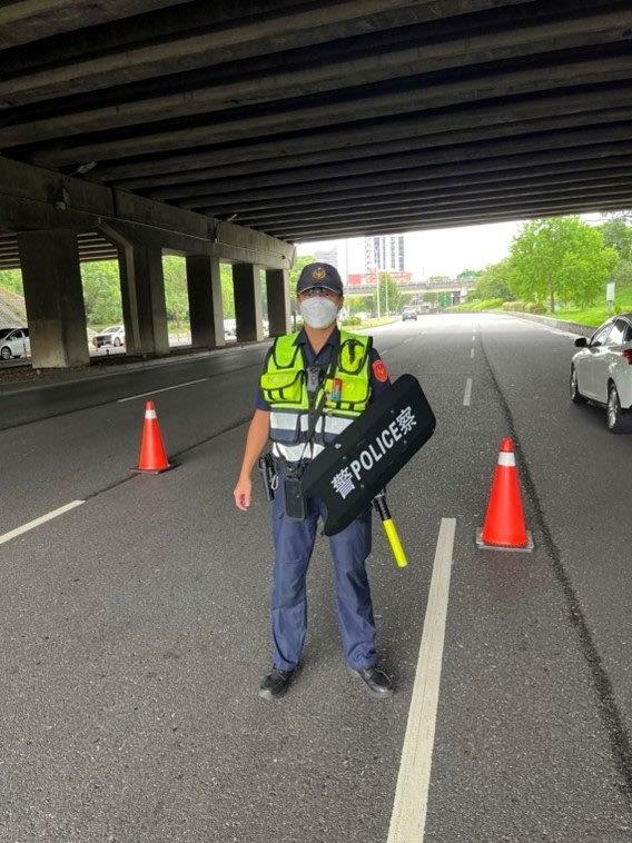 北市保大臂盾壓陣緝毒 員警及民眾防護倍增