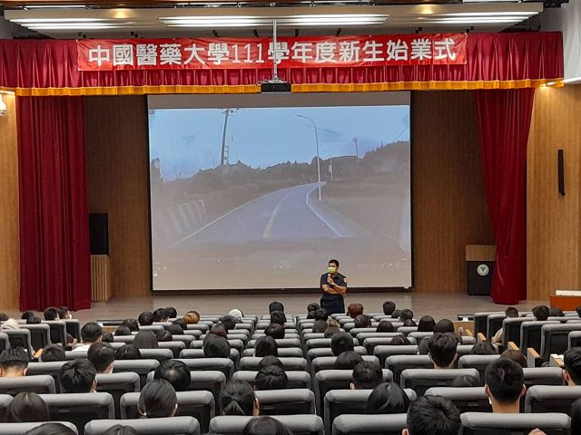 路老師前進校園　交通安全報你知