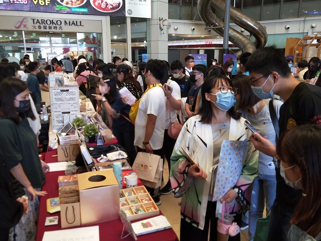 大魯閣新時代萬聖節遊行　吸引百名兒童變裝搞怪