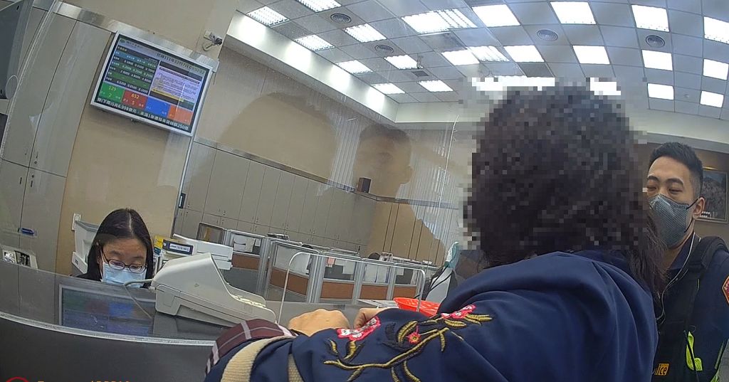 婦人誤認警示帳戶是匯款頻繁帳戶警銀阻詐100萬