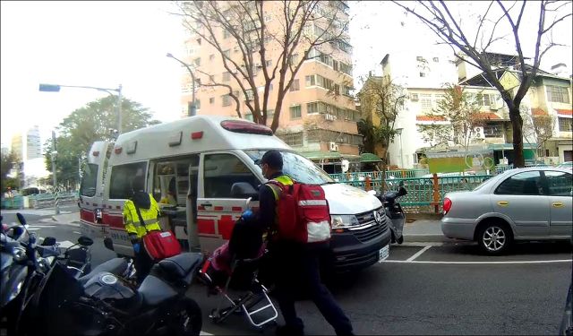 社區警政再出發　警電召醫護破門救婦