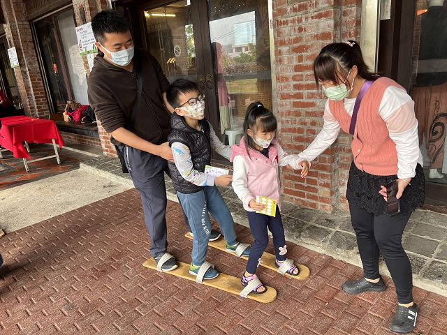 首屆東勢童玩節　數千家庭雨中熱鬧登場