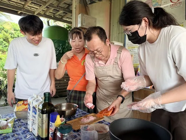 朝陽科大推動健康農業　崙西社區中秋創意料理超吸睛